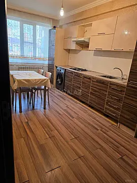 Kirayə verilir 2 otaqlı mənzil 80 m²