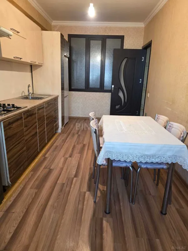 Kirayə verilir 2 otaqlı mənzil 80 m²