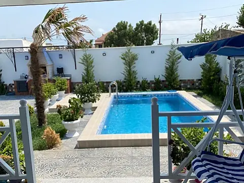 Kirayə verilir 4 otaqlı həyət evi 260 m²