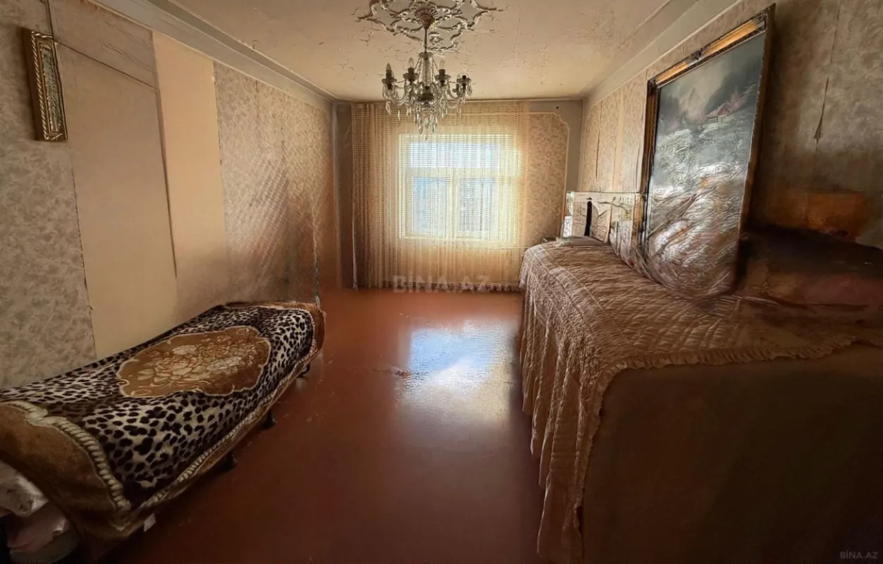 Satılır 4 otaqlı mənzil 115 m²