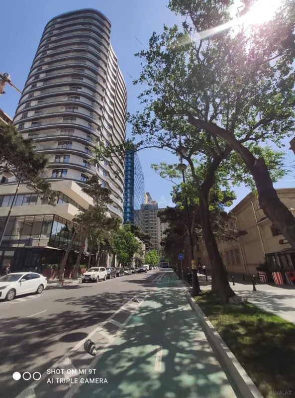 Kirayə verilir 3 otaqlı mənzil 118 m²