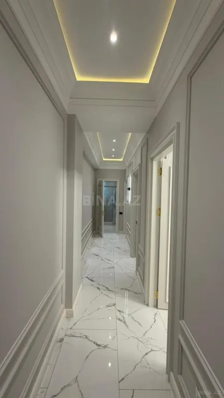 Kirayə verilir 3 otaqlı mənzil 118 m²