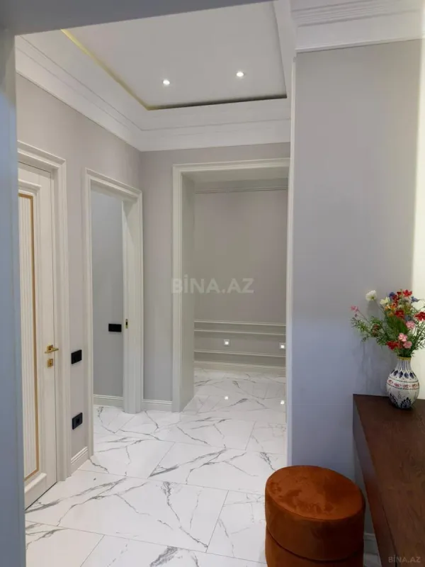 Kirayə verilir 3 otaqlı mənzil 118 m²