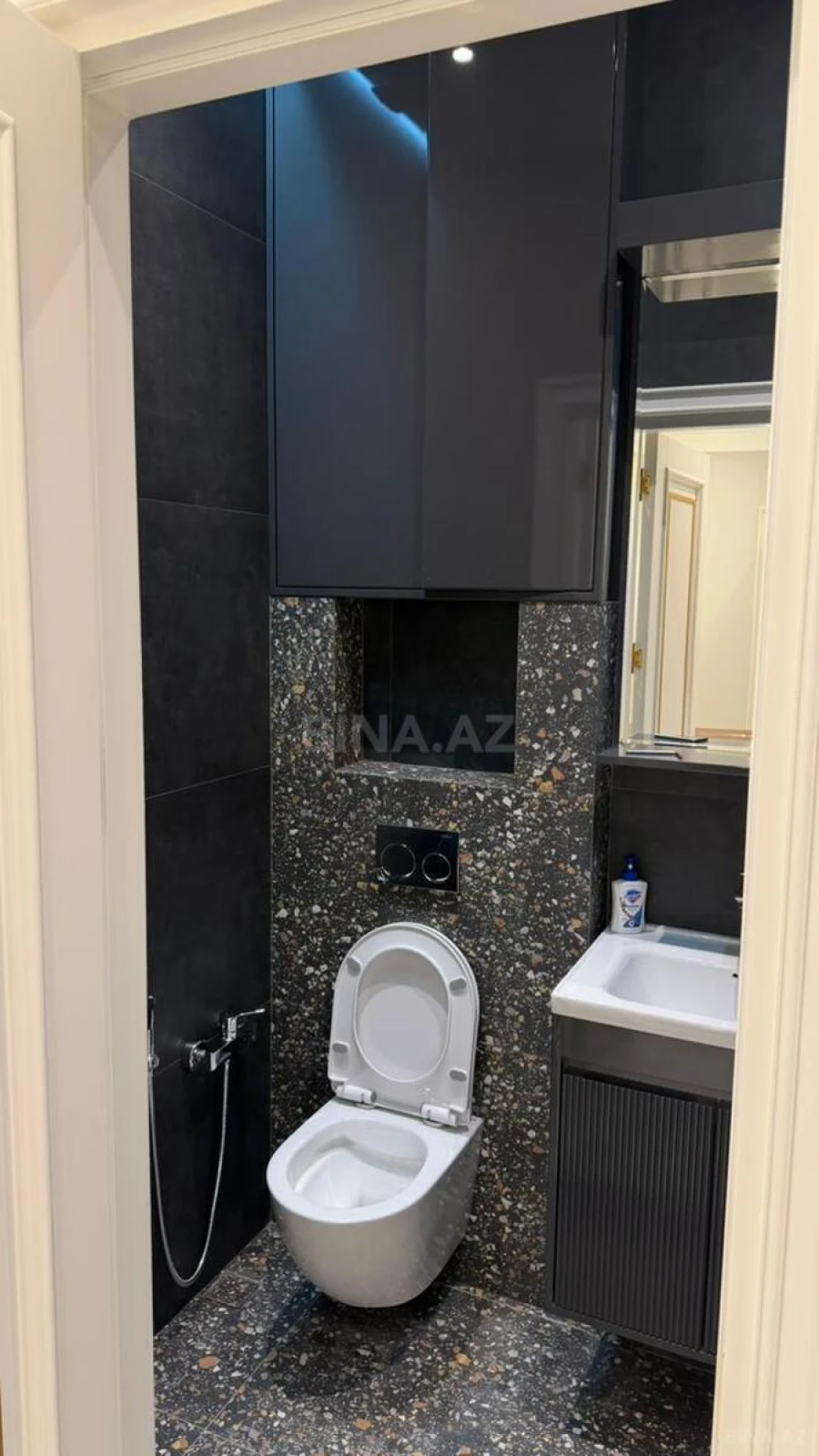 Kirayə verilir 3 otaqlı mənzil 118 m²