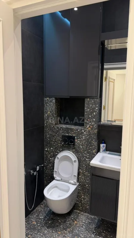 Kirayə verilir 3 otaqlı mənzil 118 m²