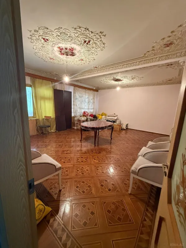 Satılır 5 otaqlı mənzil 120 m²