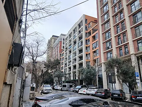 Satılır obyekt 103 m²