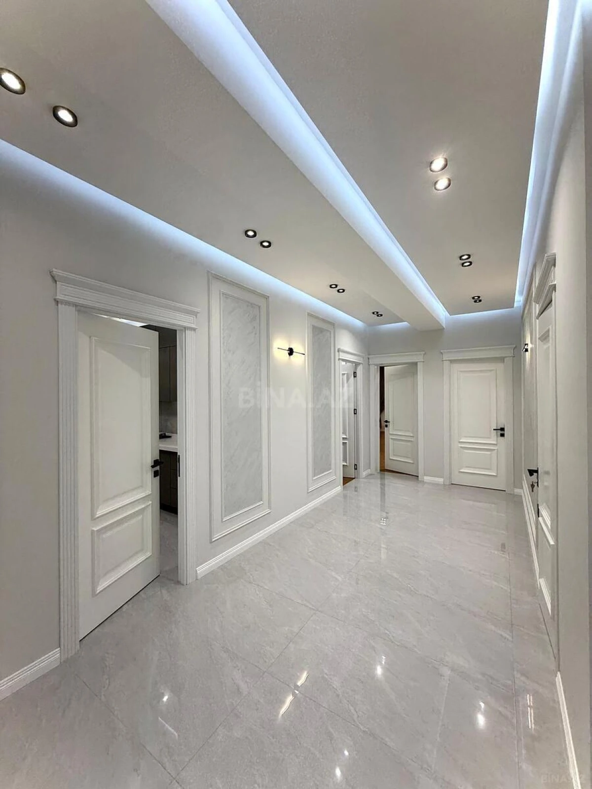 Satılır 3 otaqlı mənzil 132 m²
