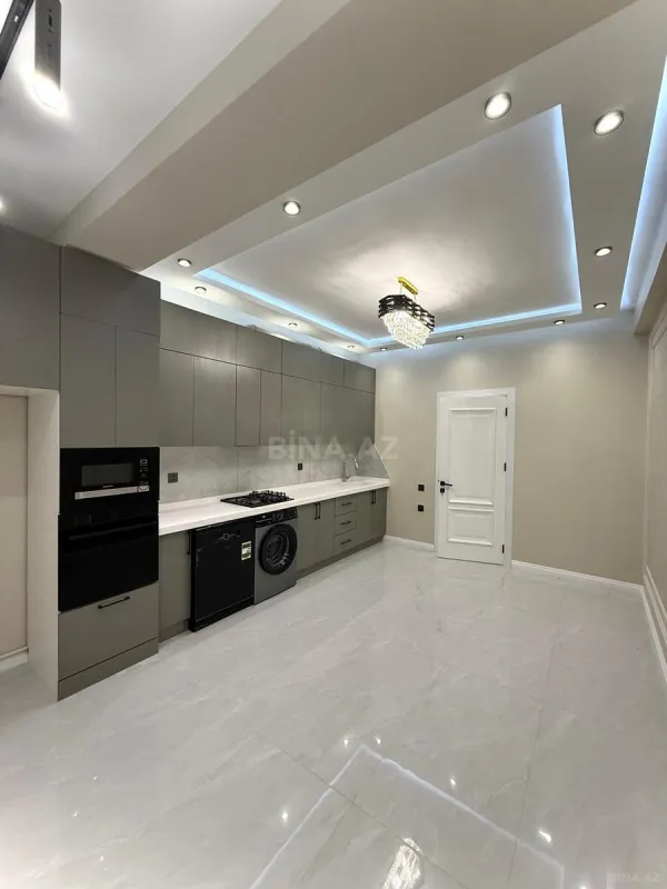 Satılır 3 otaqlı mənzil 132 m²