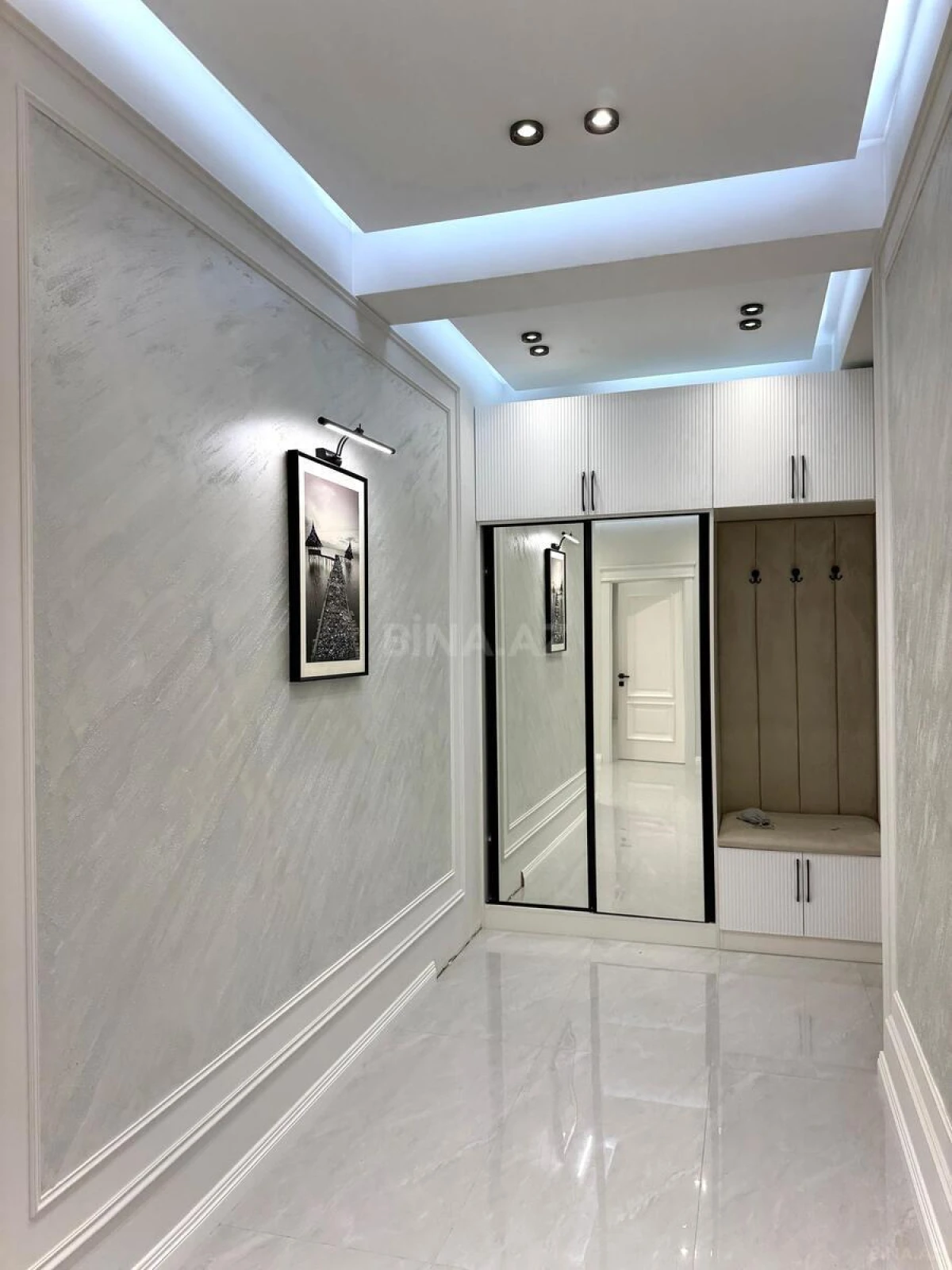 Satılır 3 otaqlı mənzil 132 m²