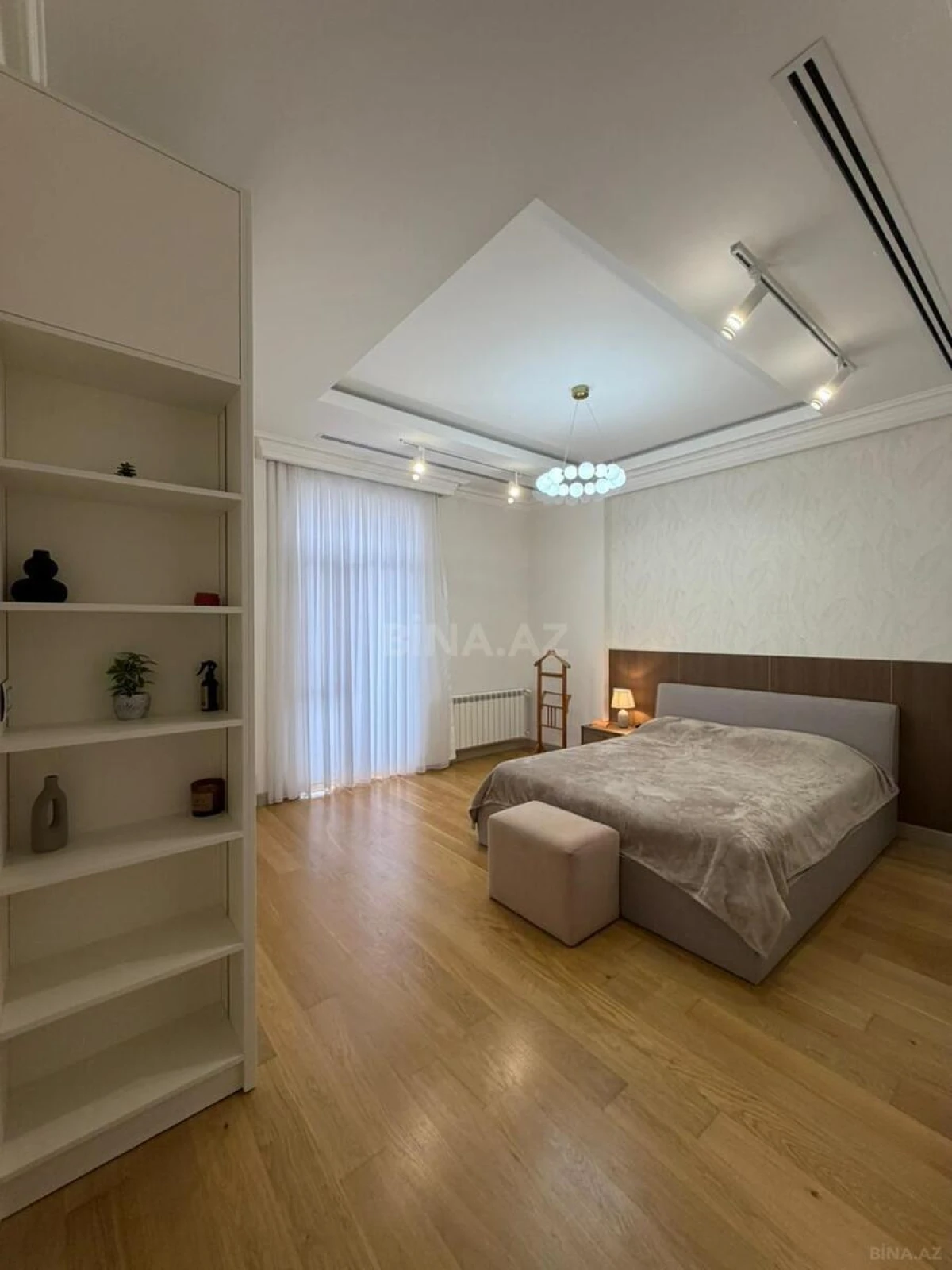 Satılır 3 otaqlı mənzil 130 m²