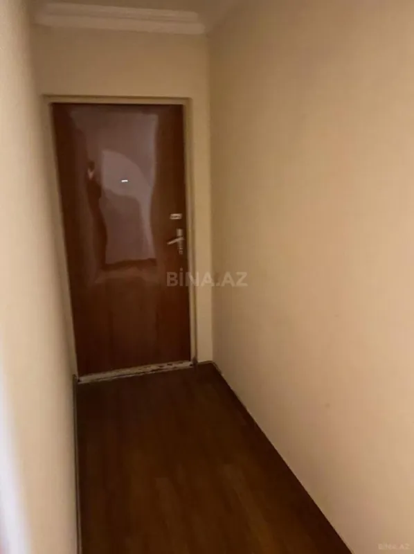 Satılır obyekt 215 m²