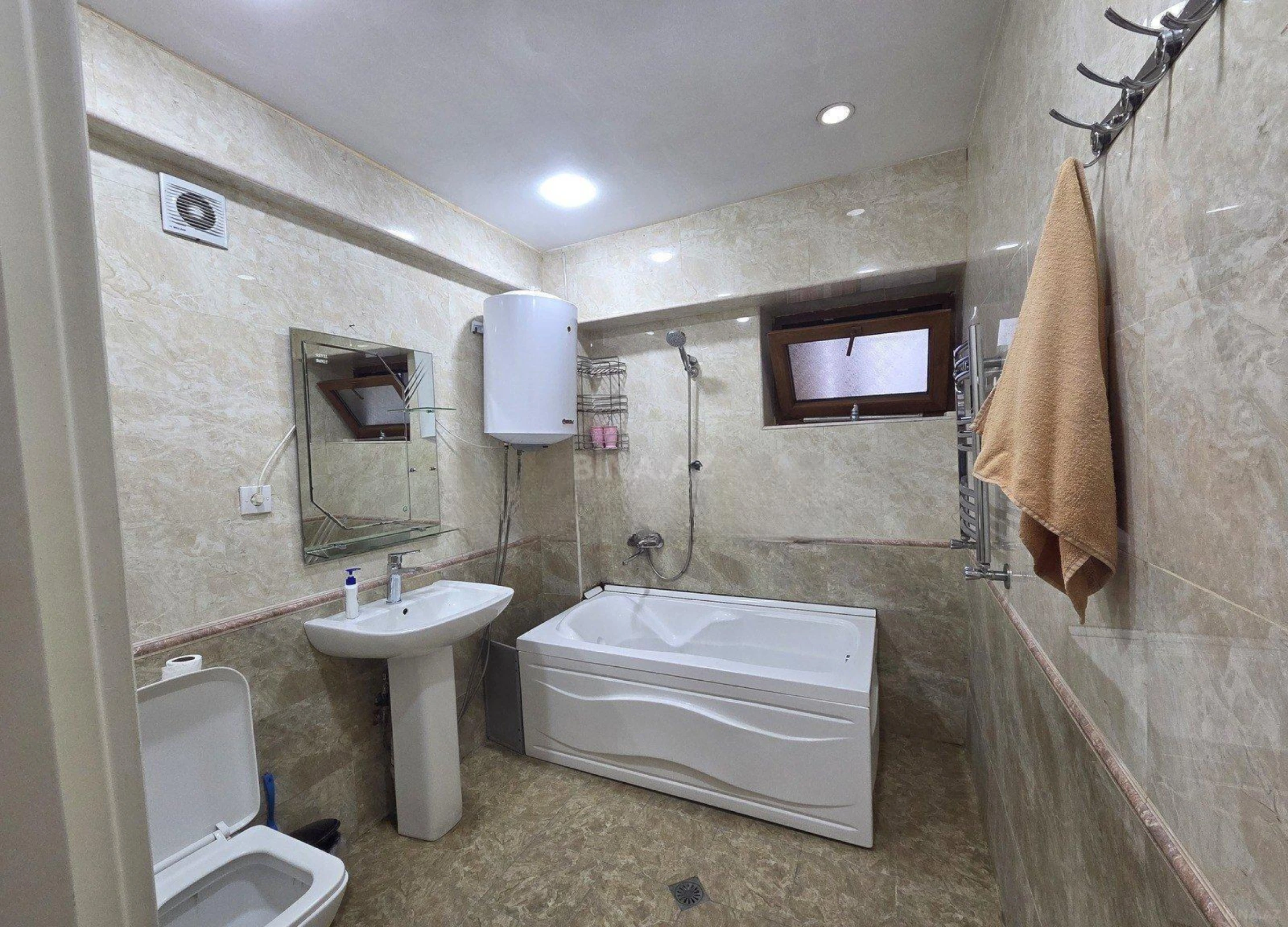 Kirayə verilir 3 otaqlı mənzil 100 m²