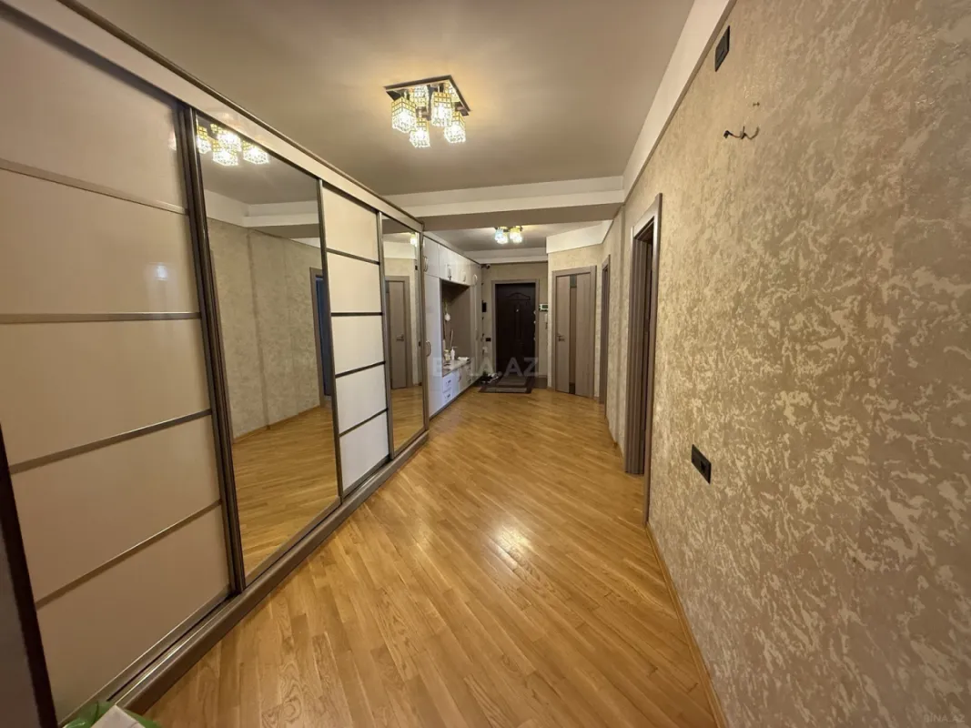 Satılır 3 otaqlı mənzil 116 m²