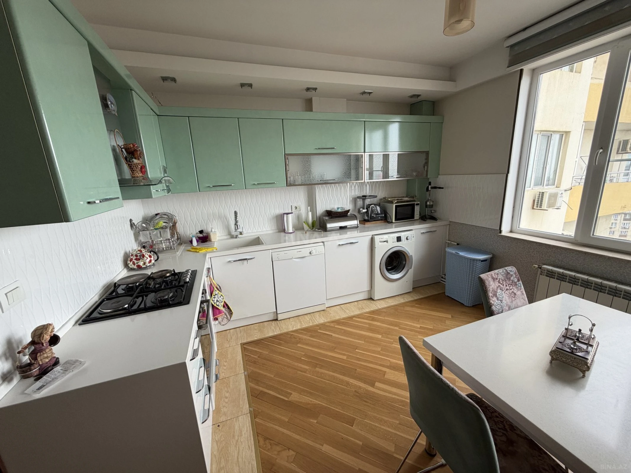 Satılır 3 otaqlı mənzil 116 m²