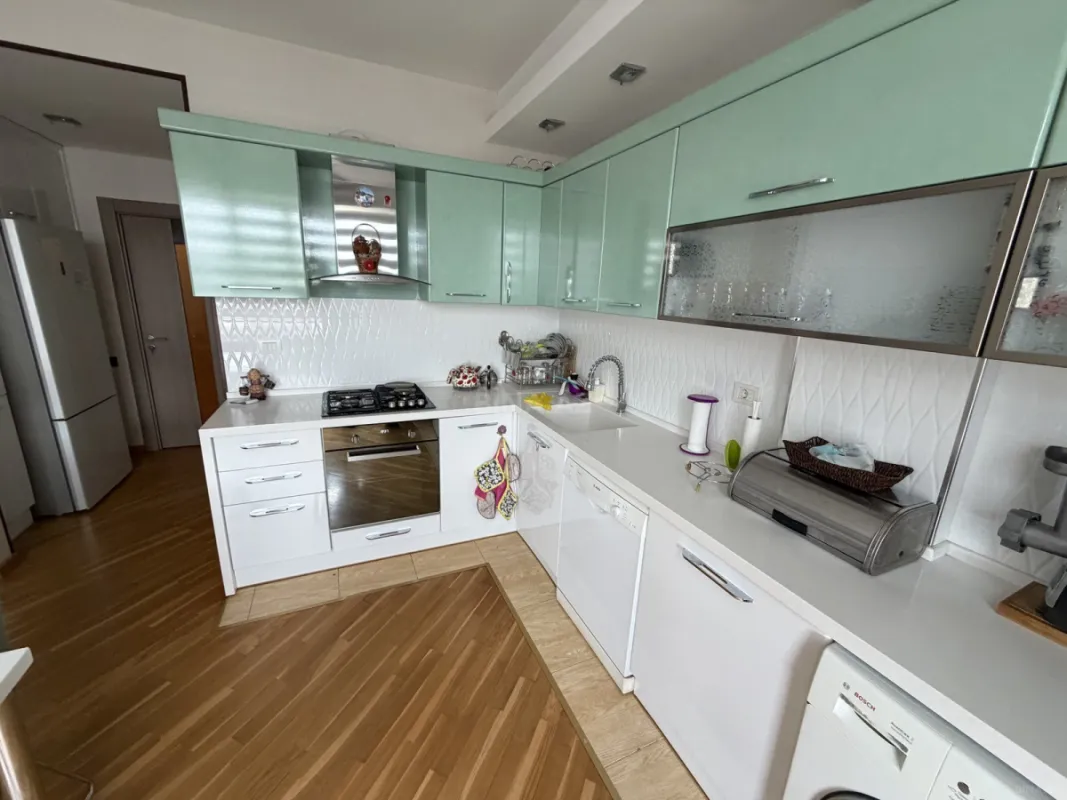 Satılır 3 otaqlı mənzil 116 m²