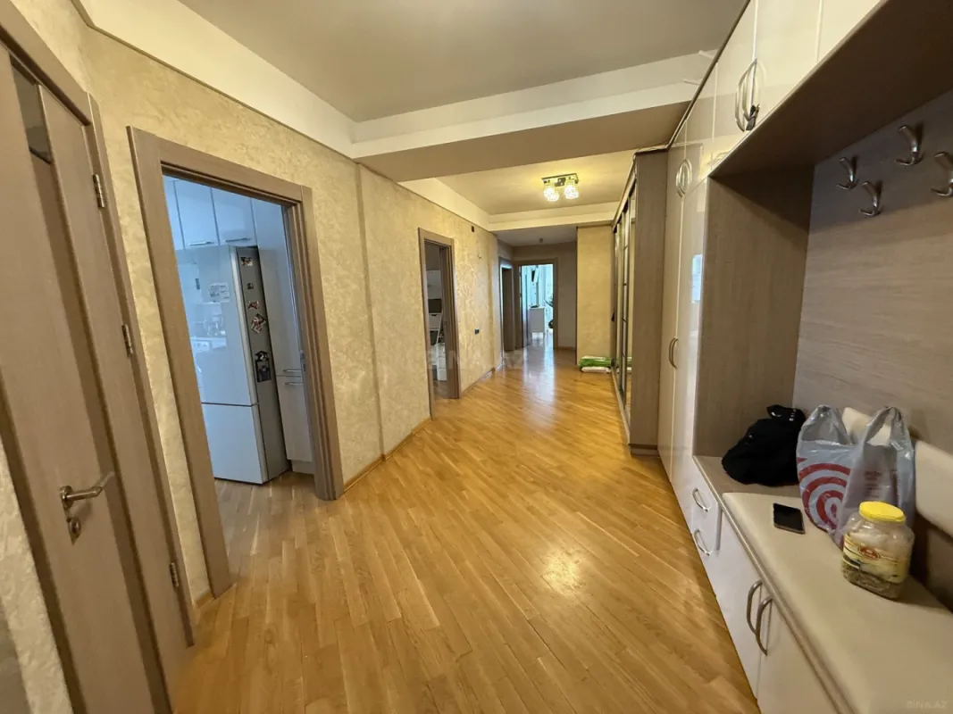 Satılır 3 otaqlı mənzil 116 m²