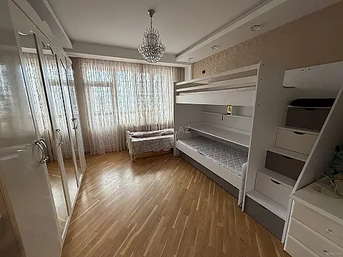 Satılır 3 otaqlı mənzil 116 m²