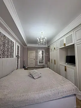 Satılır 2 otaqlı mənzil 76 m²