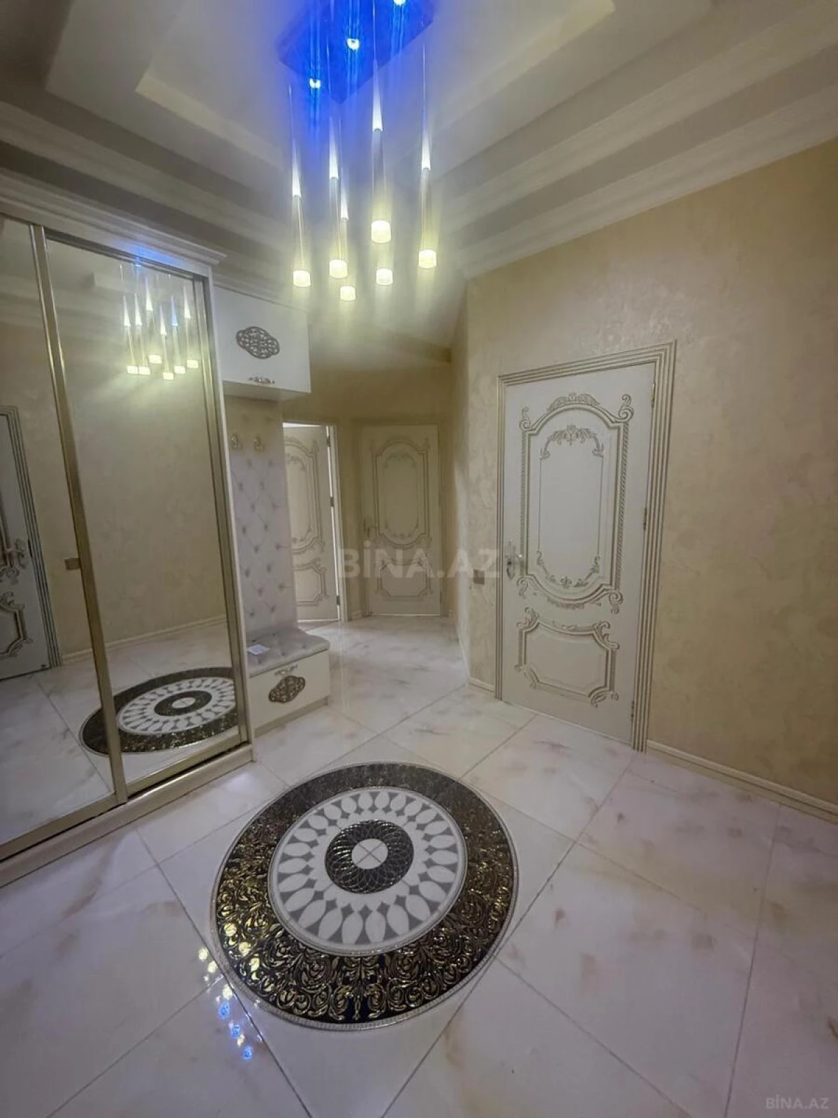 Satılır 2 otaqlı mənzil 73 m²