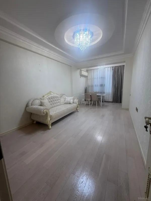 Satılır 2 otaqlı mənzil 73 m²