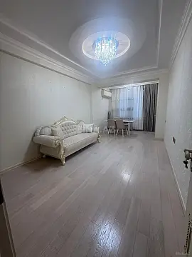 Satılır 2 otaqlı mənzil 73 m²