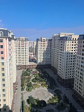 Satılır 4 otaqlı mənzil 162 m²