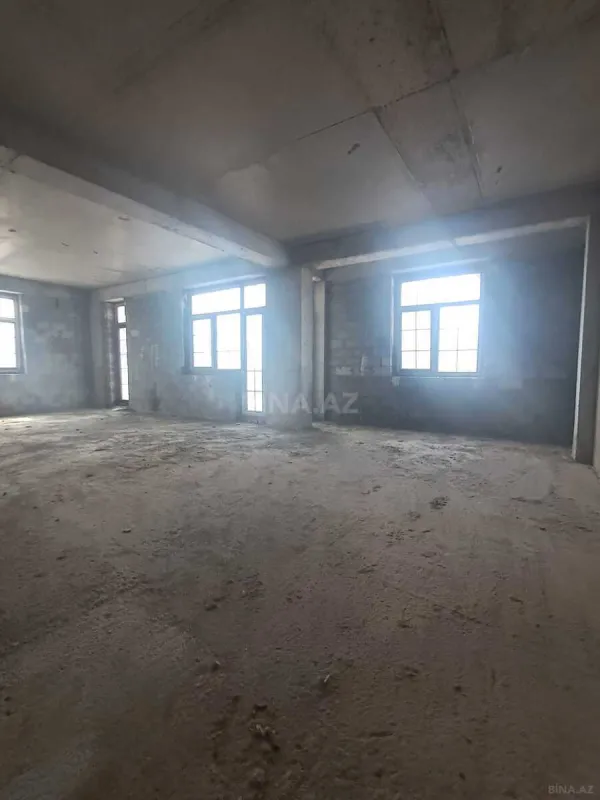 Satılır 4 otaqlı mənzil 162 m²