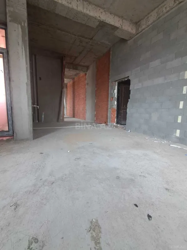 Satılır 4 otaqlı mənzil 162 m²