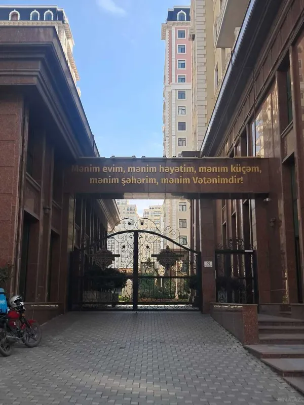 Satılır 4 otaqlı mənzil 162 m²