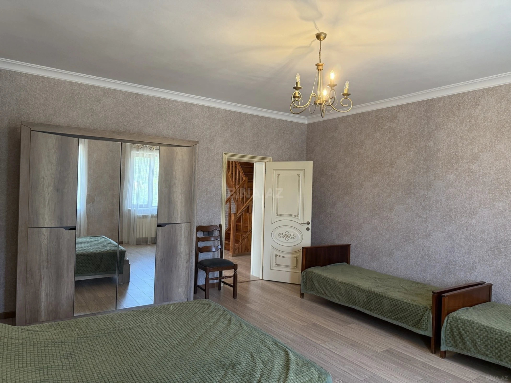 Satılır 8 otaqlı həyət evi 189 m²