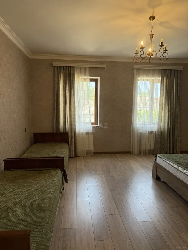 Satılır 8 otaqlı həyət evi 189 m²