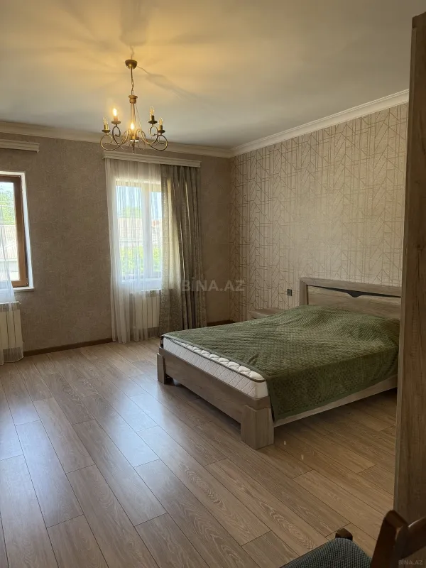 Satılır 8 otaqlı həyət evi 189 m²