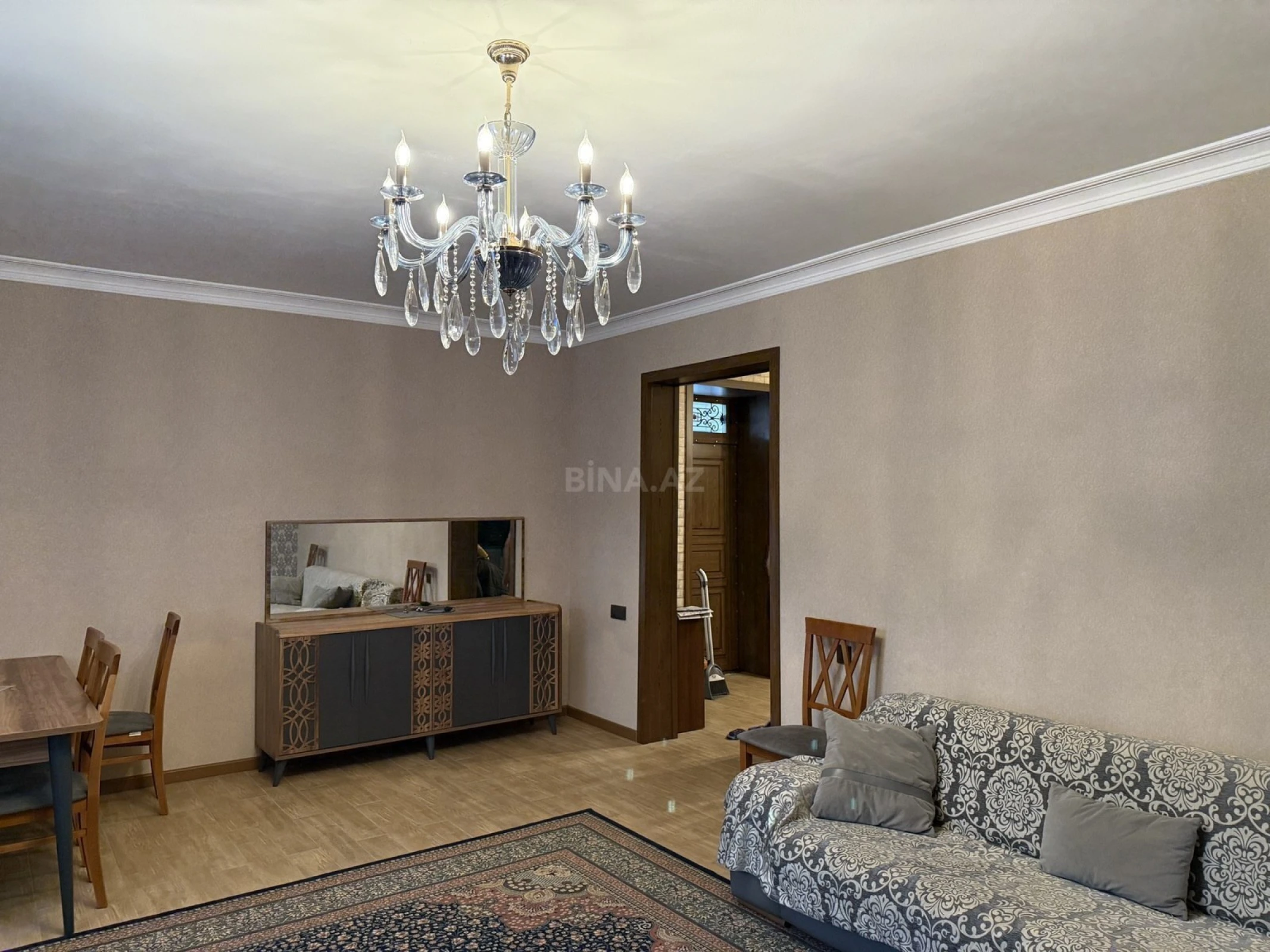Satılır 8 otaqlı həyət evi 189 m²