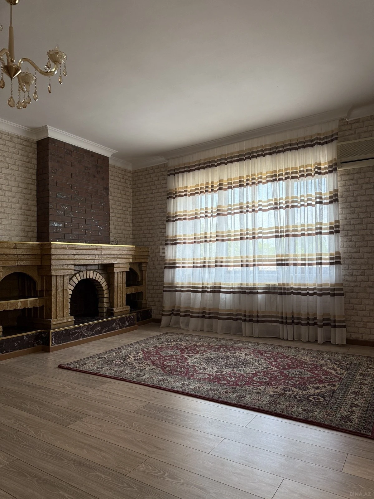 Satılır 8 otaqlı həyət evi 189 m²