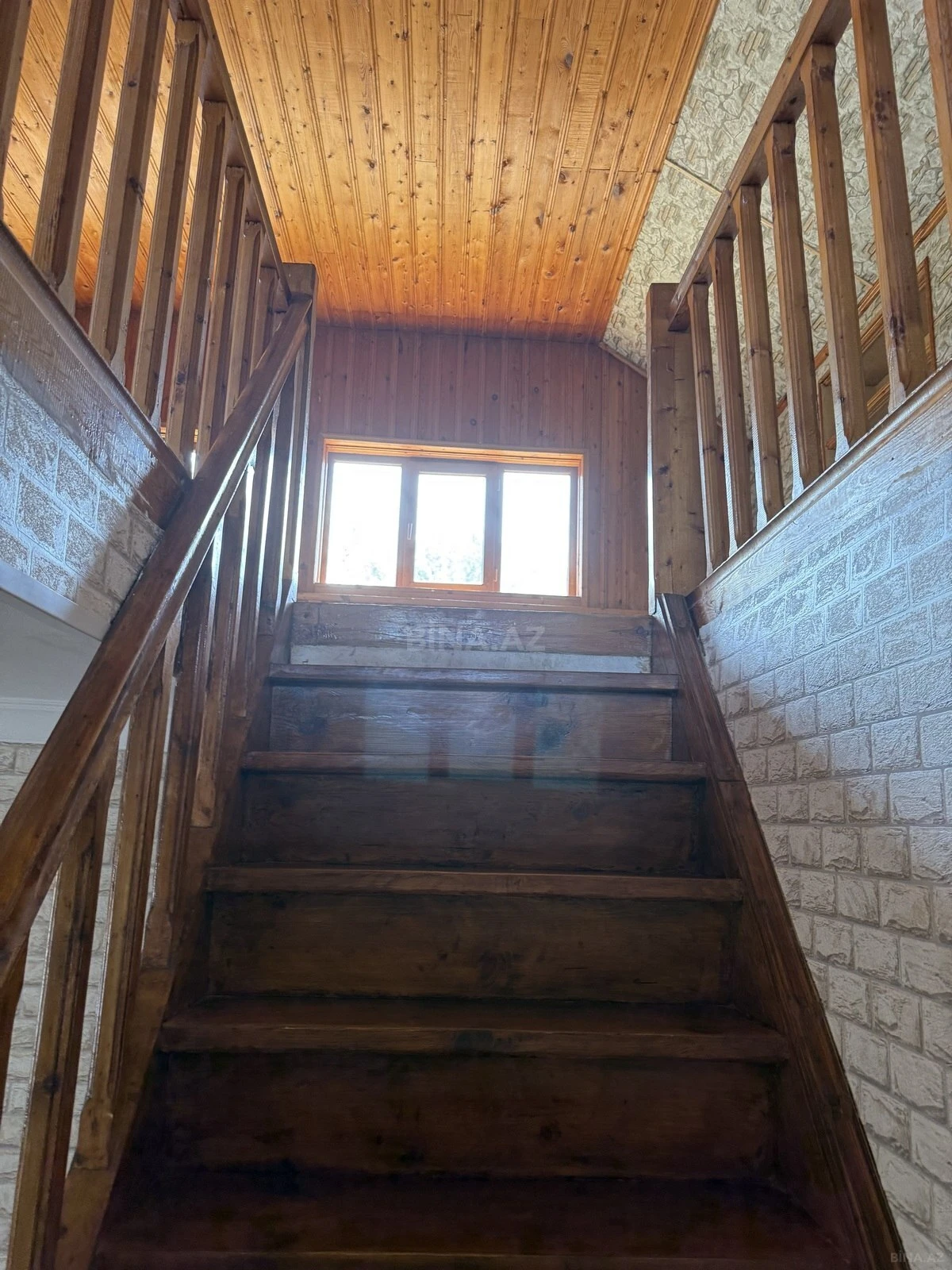 Satılır 8 otaqlı həyət evi 189 m²