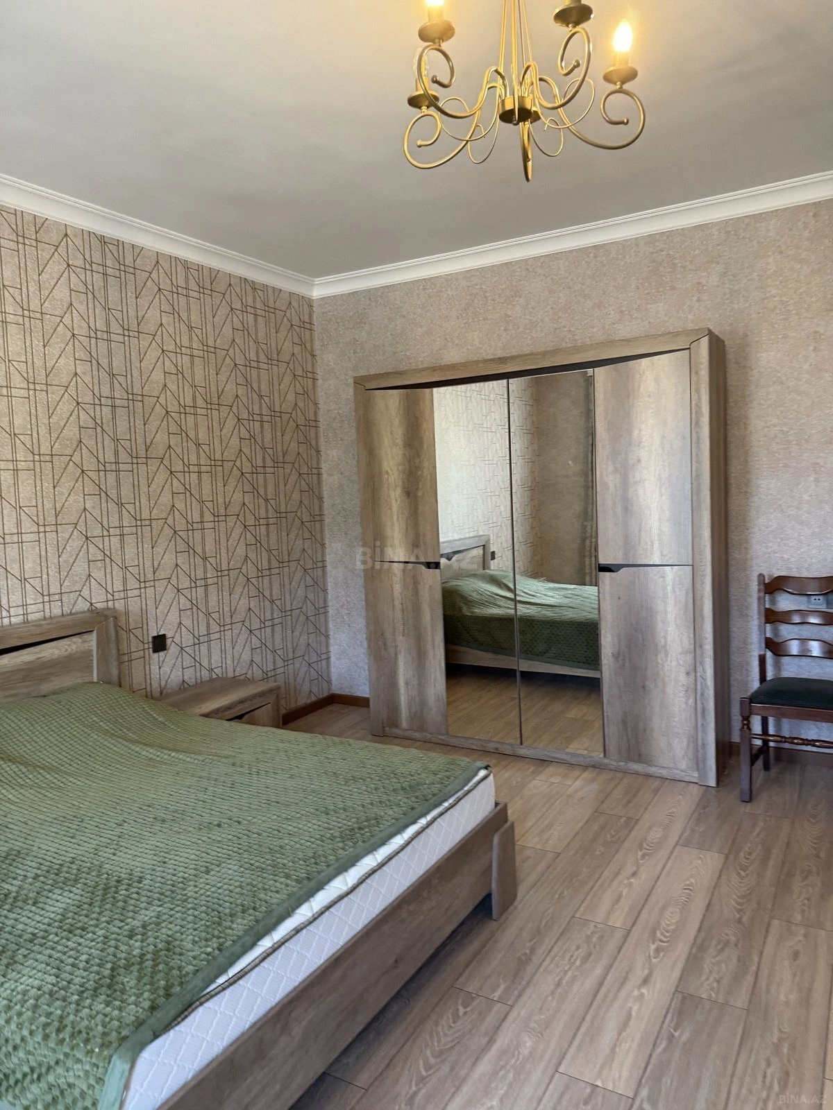 Satılır 8 otaqlı həyət evi 189 m²