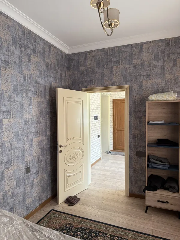 Satılır 8 otaqlı həyət evi 189 m²