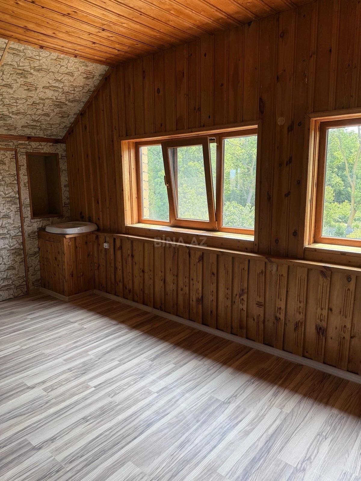 Satılır 8 otaqlı həyət evi 189 m²