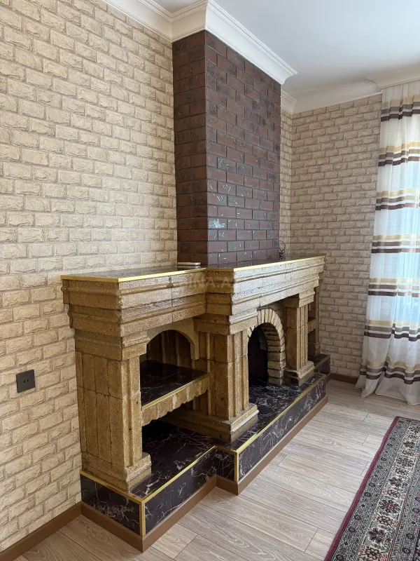 Satılır 8 otaqlı həyət evi 189 m²