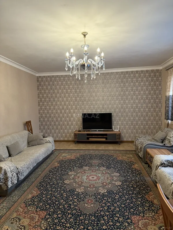 Satılır 8 otaqlı həyət evi 189 m²