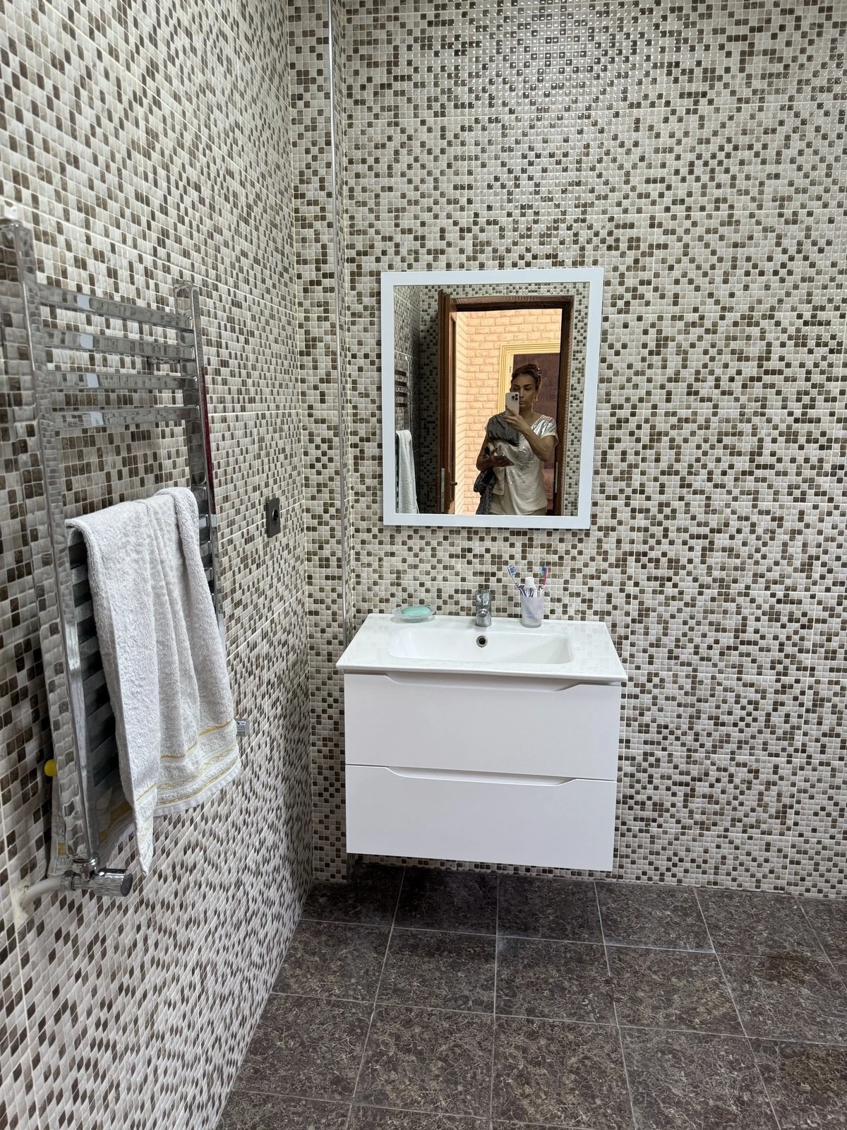 Satılır 8 otaqlı həyət evi 189 m²