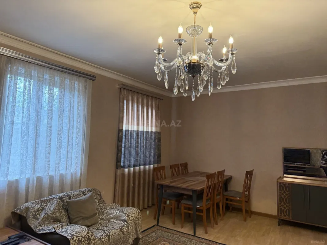 Satılır 8 otaqlı həyət evi 189 m²