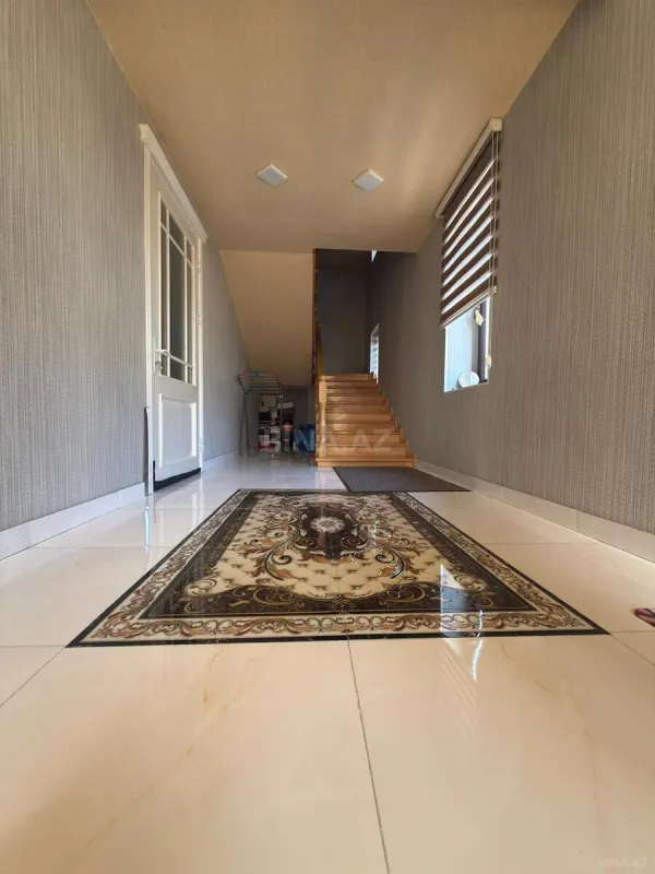 Satılır 6 otaqlı həyət evi 500 m²