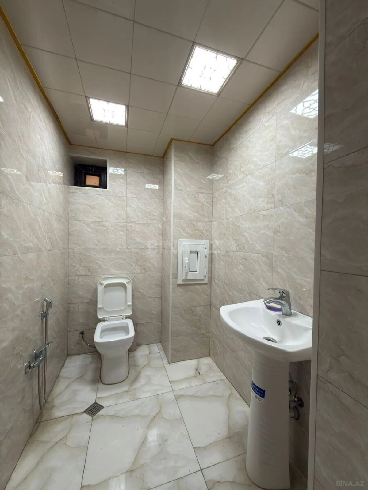 Satılır 6 otaqlı həyət evi 500 m²