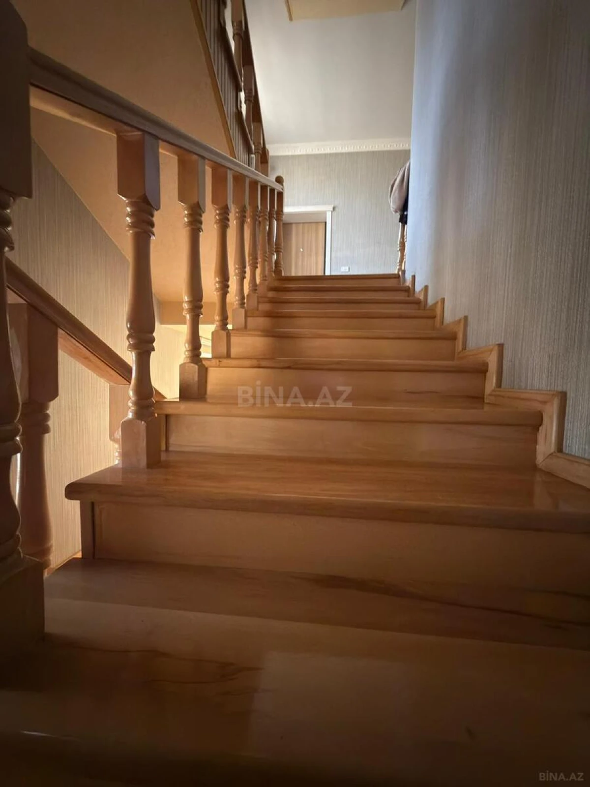 Satılır 6 otaqlı həyət evi 500 m²