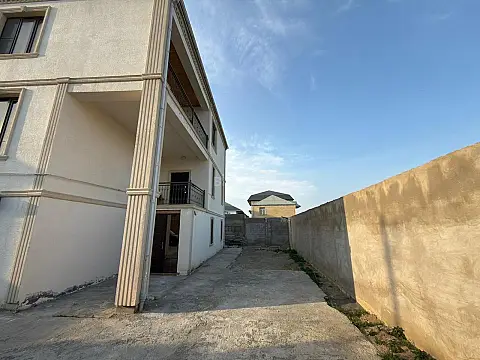 Satılır 6 otaqlı həyət evi 500 m² — Bakı 6 otaq 500.00 m²