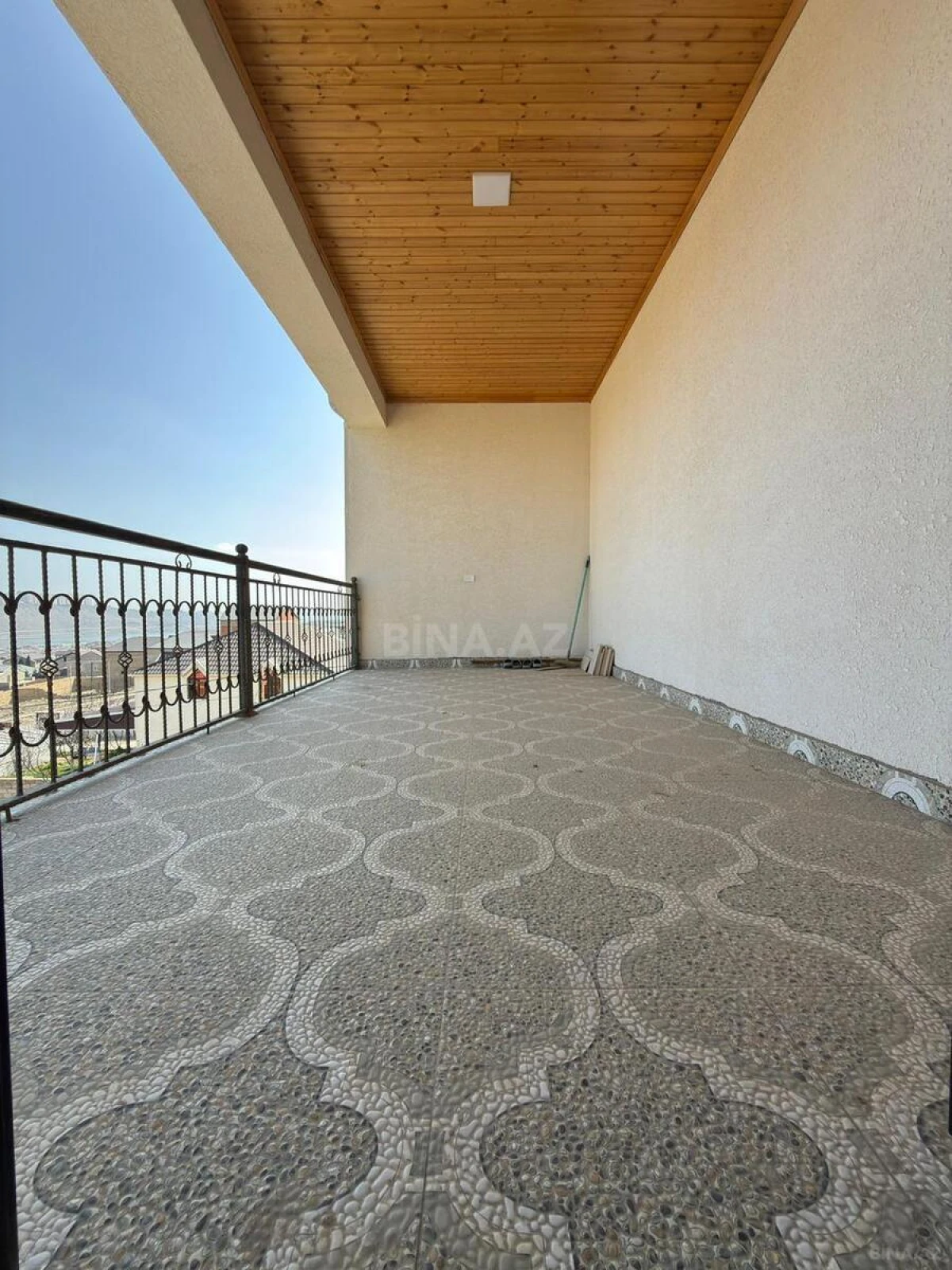 Satılır 6 otaqlı həyət evi 500 m²