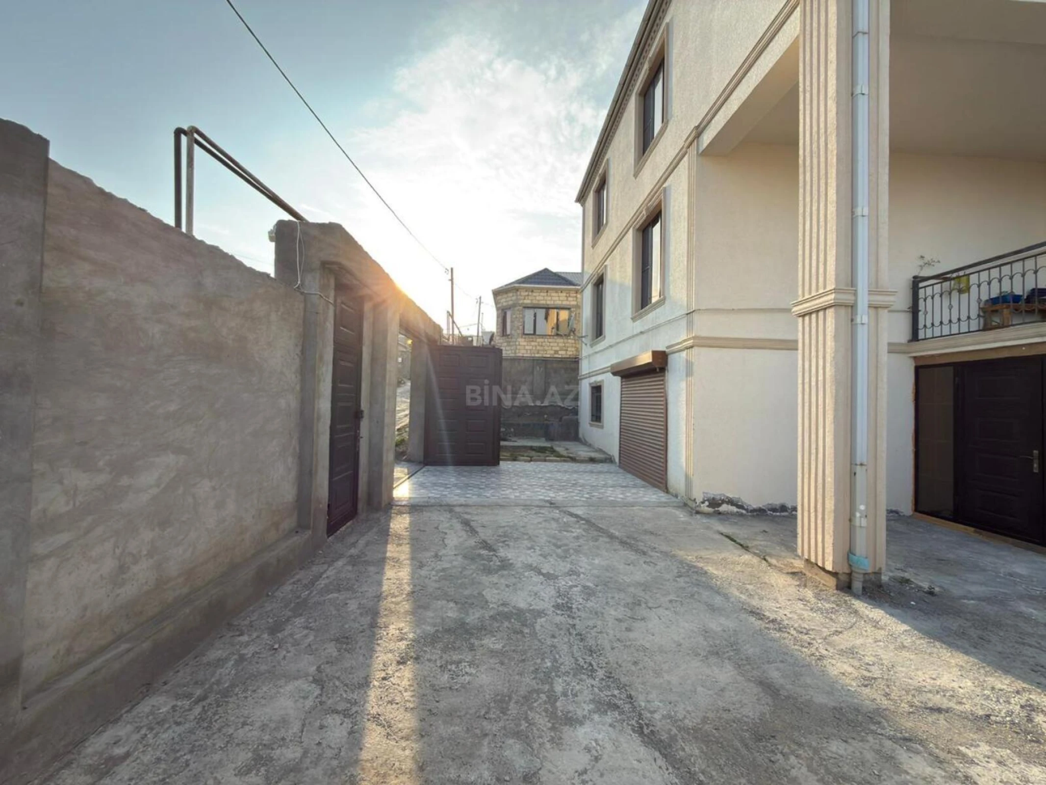 Satılır 6 otaqlı həyət evi 500 m²
