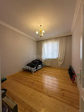 Satılır 6 otaqlı həyət evi 500 m²